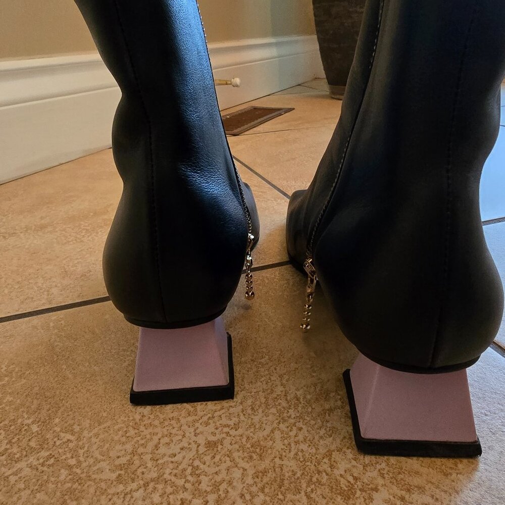 Yuul yie black leather ankle boots